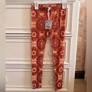 NWT Kate Quinn 70’s Floral Wallpaper Leggings